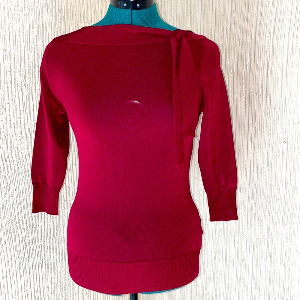 NecessaryObjects Sweater in Burgundy